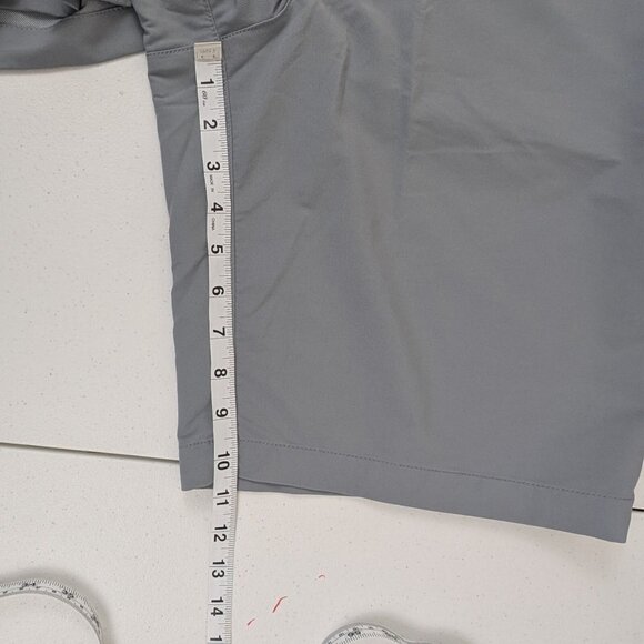Under Armour Golf Shorts Gray Size 40 HeatGear Lightweight Stretch Nylon Blend - Picture 9 of 9